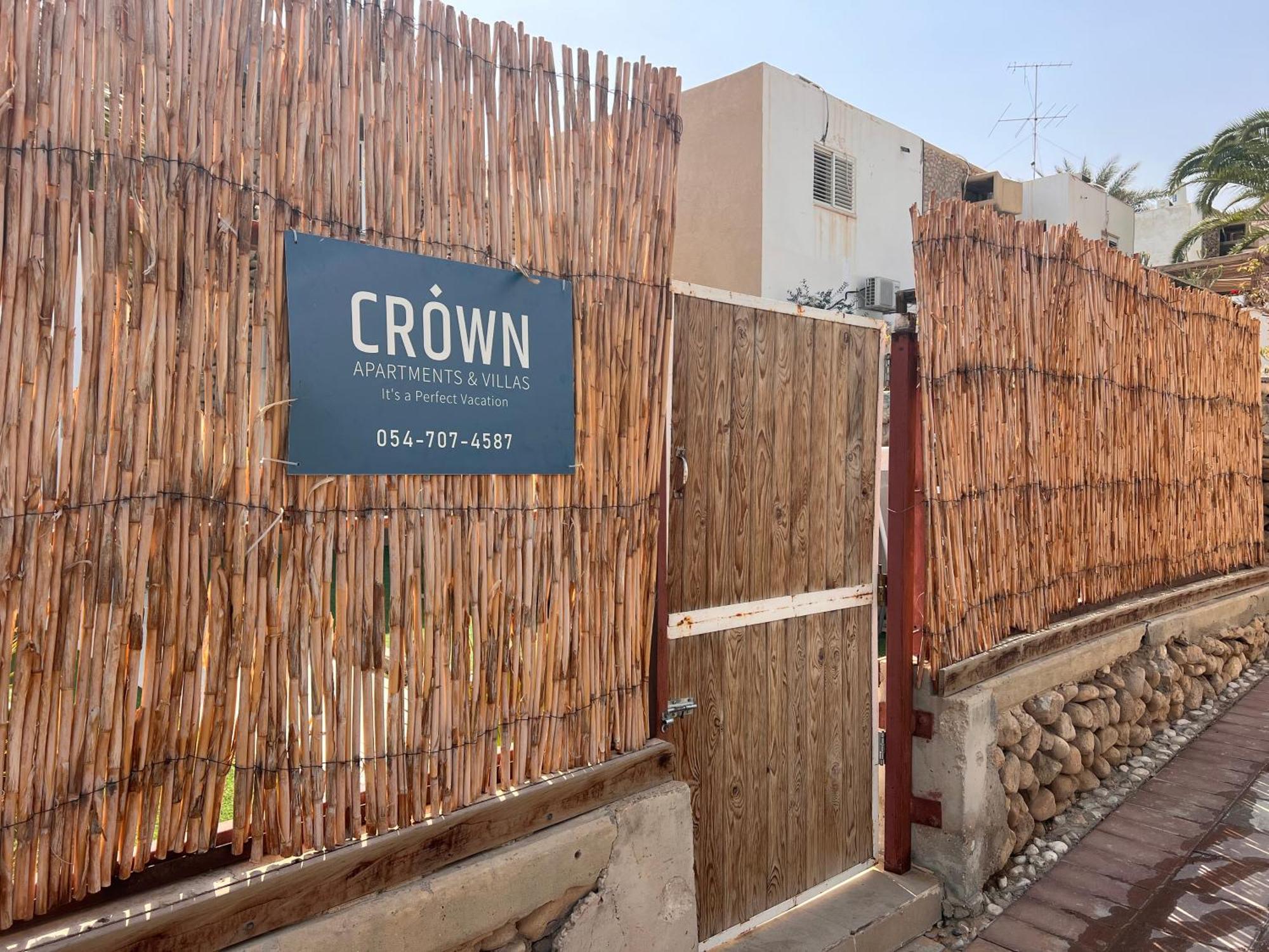 Ferienwohnung Kingdom Of The Dead Sea Crown Group Collection Neve Zohar Exterior foto
